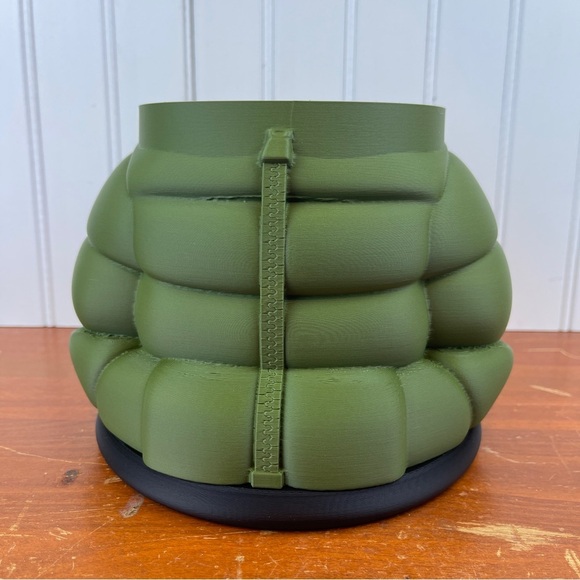 Quirky Puffy Jacket Planter Pot, Inflated Jacket Flower Pot, Indoor Planter Pot - Picture 8 of 9